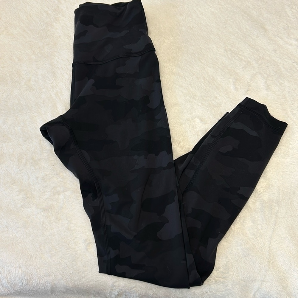 Lululemon leggings size 4